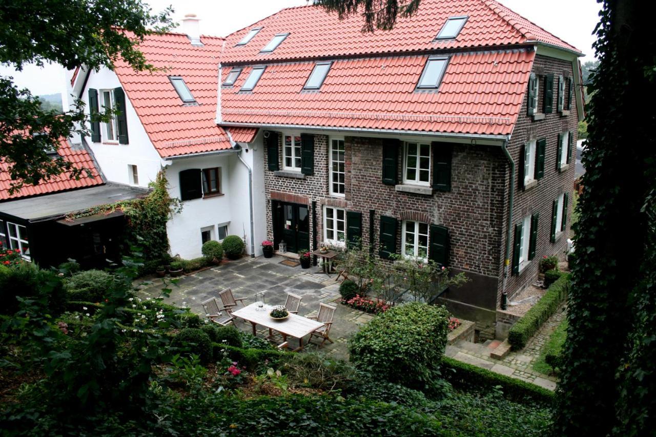 Landhaus In Idyllischer, Ruhiger Lage Und Flughafennaehe Ratingen Exterior foto
