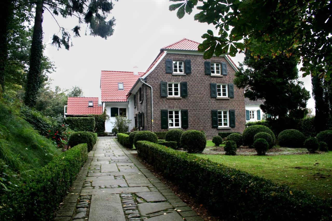 Landhaus In Idyllischer, Ruhiger Lage Und Flughafennaehe Ratingen Exterior foto